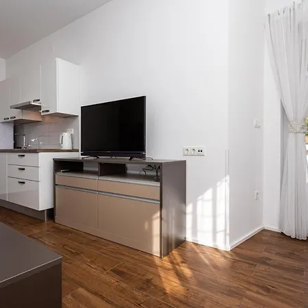 Apartments Crnekovic Tomislava 8A Baska  Exterior photo