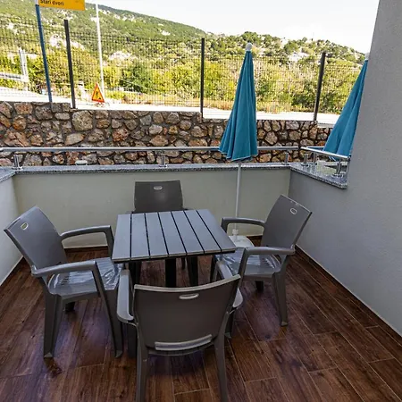 Apartments Crnekovic Tomislava 8A Baska  Exterior photo
