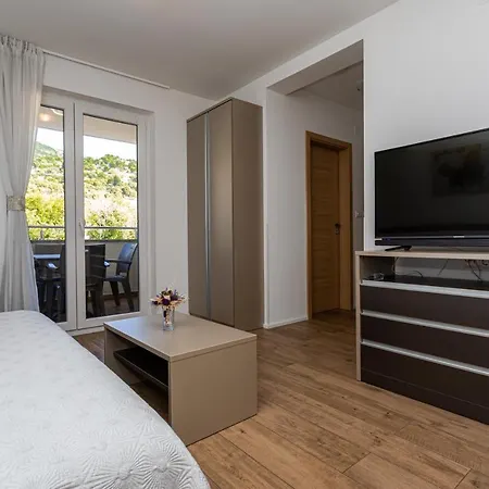 Apartments Crnekovic Tomislava 8A Baska  Exterior photo