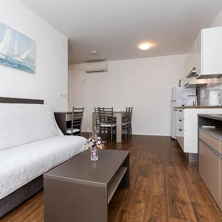 Apartments Crnekovic Tomislava 8A Baska  Exterior photo