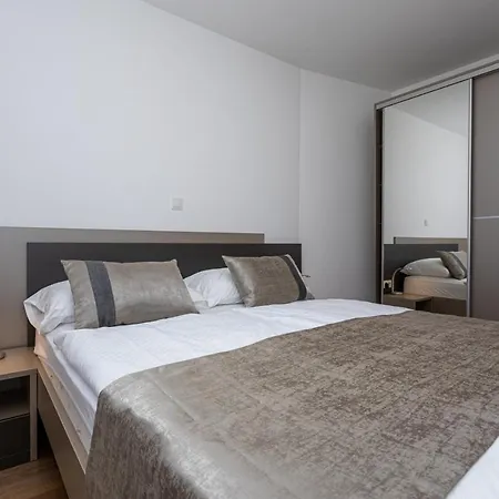 Apartments Crnekovic Tomislava 8A Baska  Exterior photo