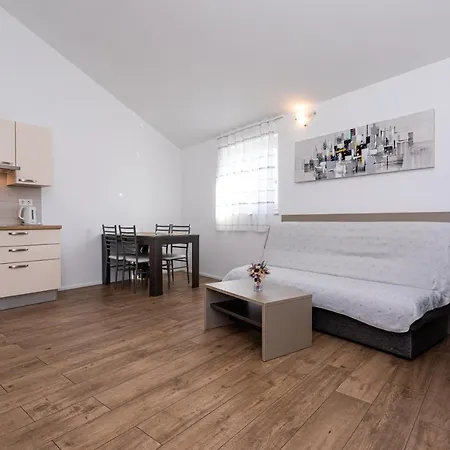 Apartments Crnekovic Tomislava 8A Baska  Exterior photo