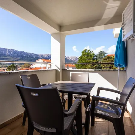 Apartments Crnekovic Tomislava 8A Baska  Exterior photo
