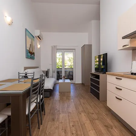 Apartments Crnekovic Tomislava 8A Baska  Exterior photo