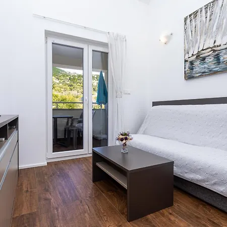 Apartments Crnekovic Tomislava 8A Baska  Exterior photo
