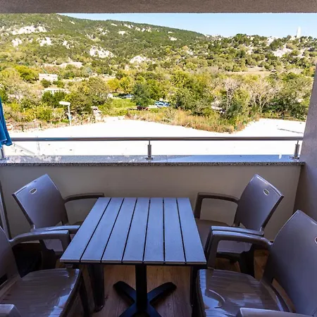 Apartments Crnekovic Tomislava 8A Baska  Exterior photo