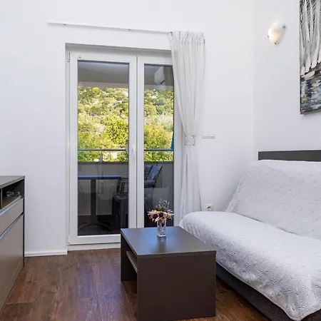 Apartments Crnekovic Tomislava 8A Baska  Exterior photo