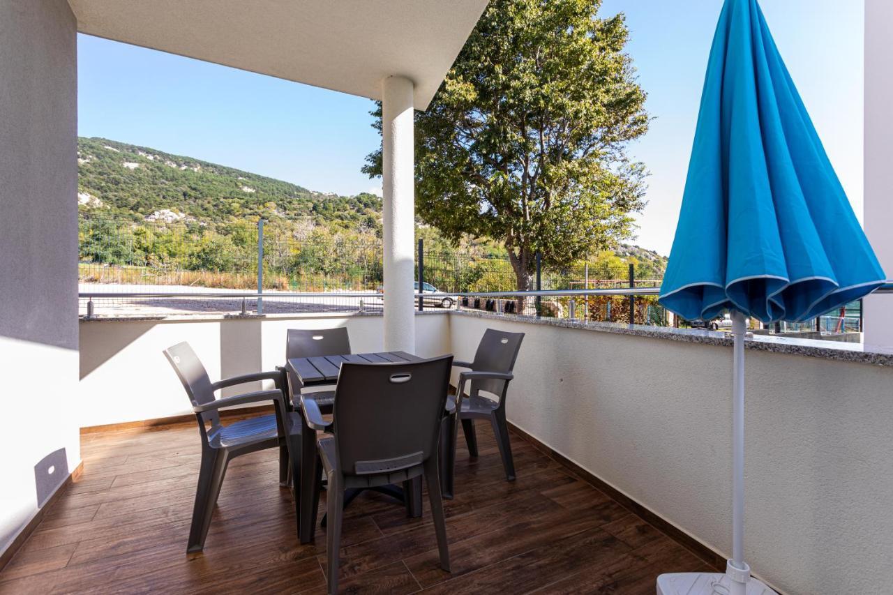 Crnekovic Tomislava 8a * Baška