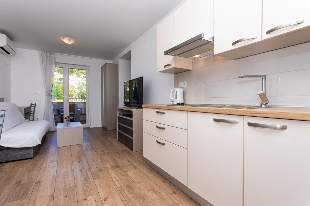 Apartment Crnekovic Tomislava 8a *