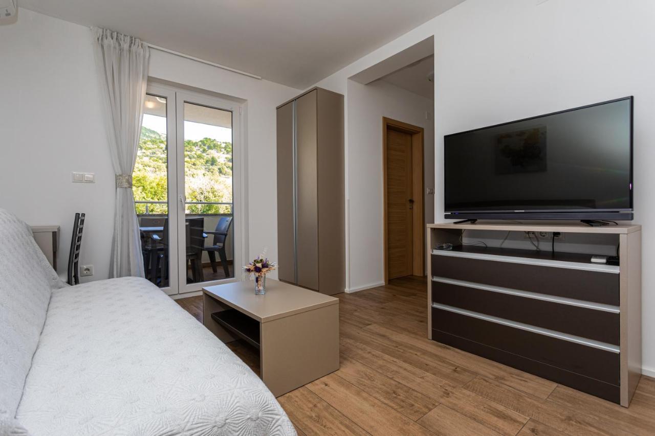 Apartment Crnekovic Tomislava 8a