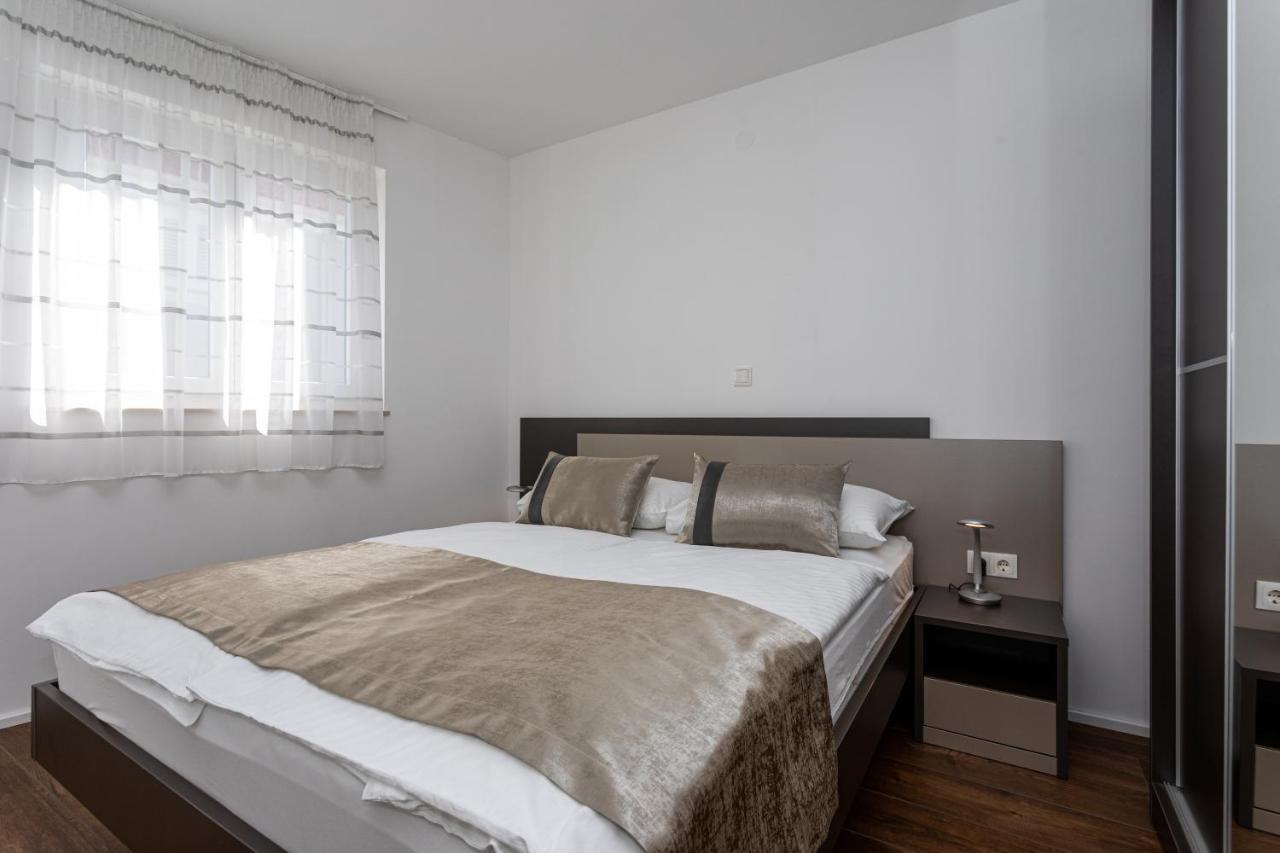 Apartment Crnekovic Tomislava 8a