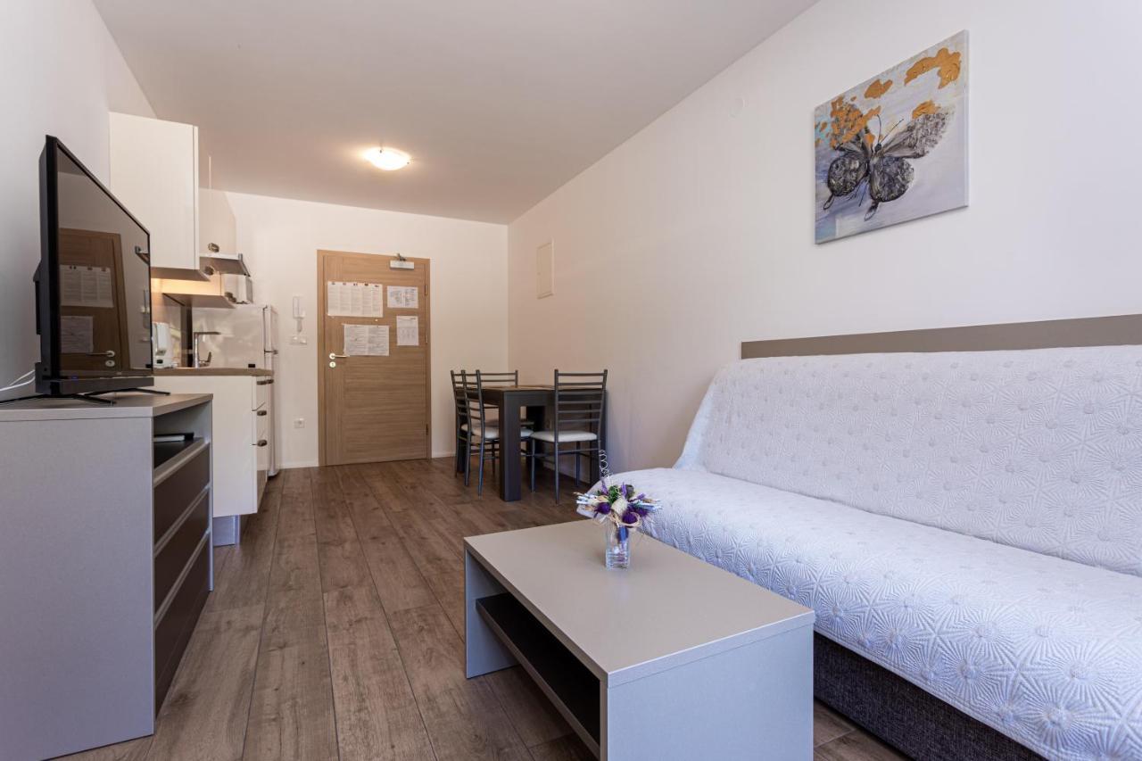 Apartment Crnekovic Tomislava 8a Baska (Krk)
