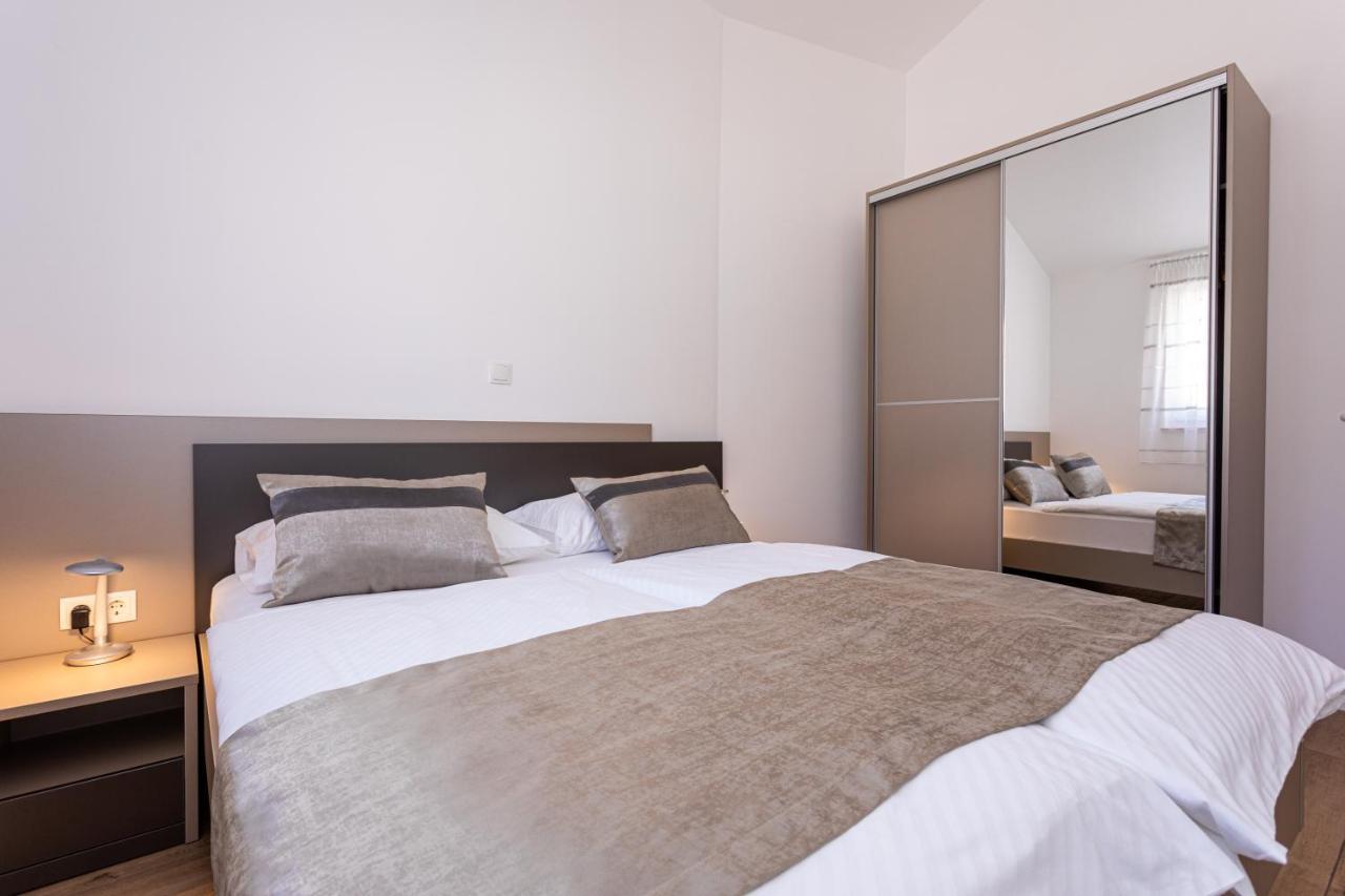 Apartment Crnekovic Tomislava 8a