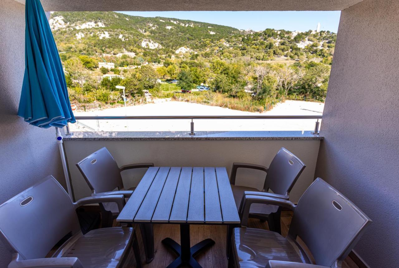 Apartment Crnekovic Tomislava 8a