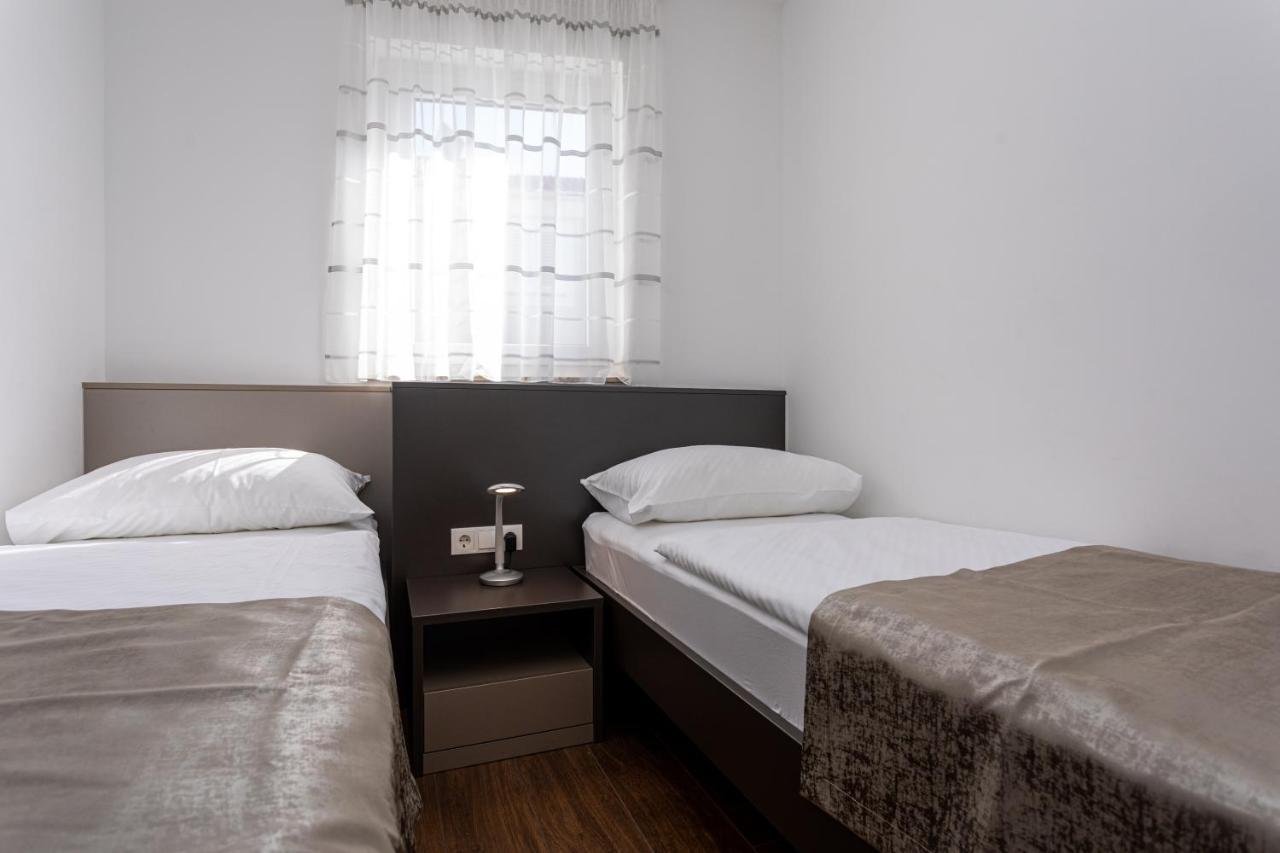Apartment Crnekovic Tomislava 8a
