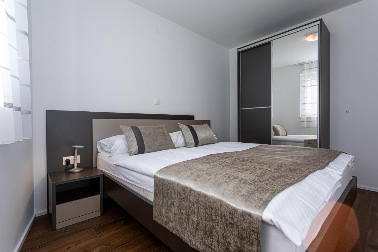 Apartment Crnekovic Tomislava 8a *
