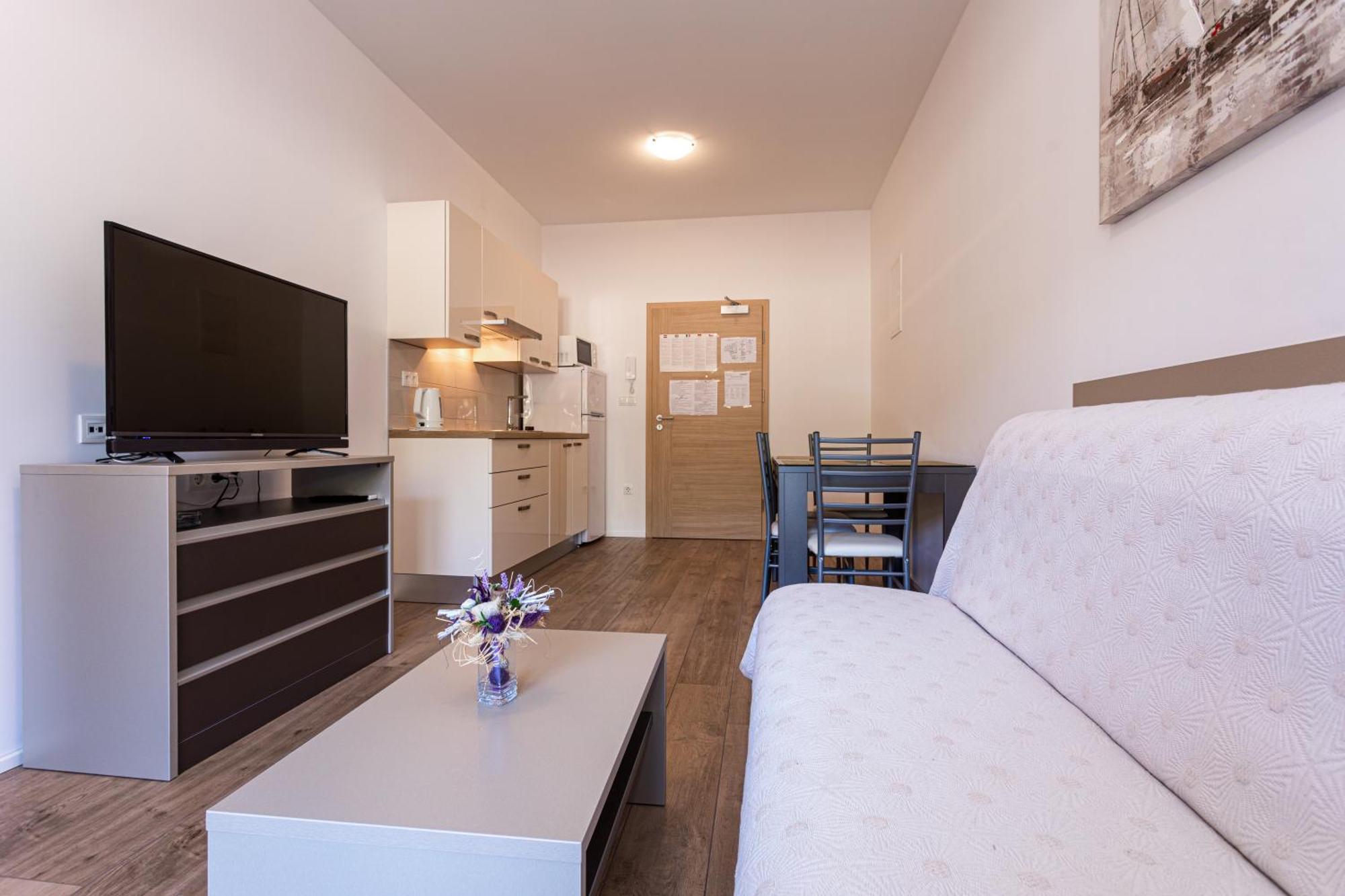 Crnekovic Tomislava 8a Baska (Krk)